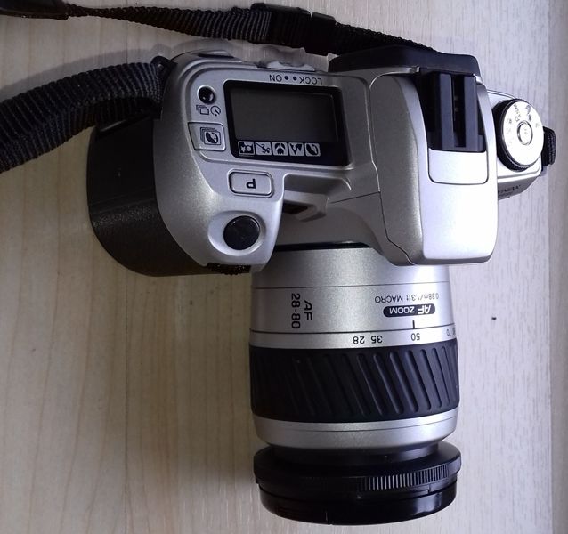 Minolta Dynax 505 si SLR Kamera mit 2 Objektiven und Tasche in Stelle