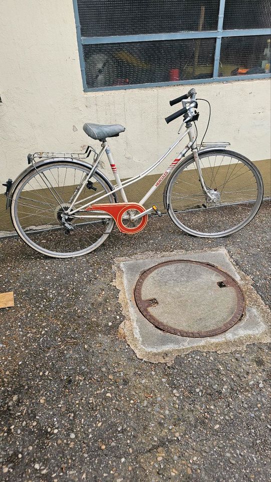 Herkules Retro Vintage Damen Fahrrad Citybike 28" Zoll in Vöhringen