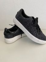 Tamaris Sneaker in schwarz mit Glitzer Bayern - Finningen Vorschau