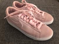 Damen Sneaker Sportschuhe Marke Nike Farbe rosé Größe 36,5 UK 3,5 Bayern - Wolfratshausen Vorschau