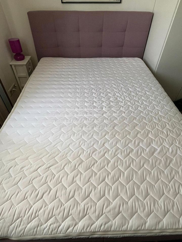 Boxspringbett 140 x 200 Neuwertig in Hohenberg-Krusemark