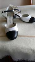 Damen Leder Pumps mit Riemchen Sachsen - Freital Vorschau