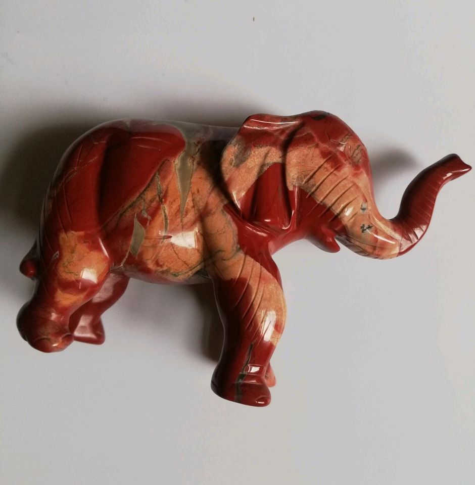 Schöner Elefant 9,5 cm roter Jaspis Halbedelstein Mineralien in Berlin