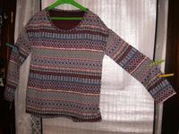 T-Shirt/Pulli mit schönem Muster und rundem Halsausschnitt Hessen - Wetzlar Vorschau