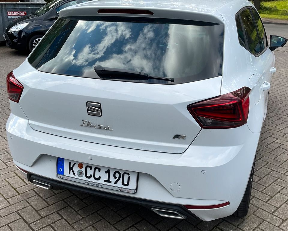 Autovermietung / Seat Ibiza FR / Günstig / Mieten / Rent by CCC in Köln