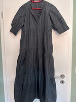 Zara Gr. l schwarzes Stufenkleid Ballonseide Berlin - Köpenick Vorschau