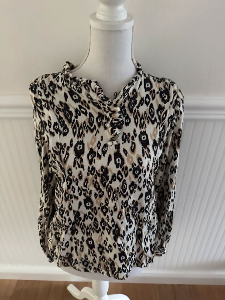 Bluse von Garcia Gr.S Leo Look sehr guter Zustand  Viscose in Wallmerod