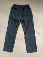 Hose schwarz slim fit Gr. 116 neuwertig H&M Bayern - Wendelstein Vorschau