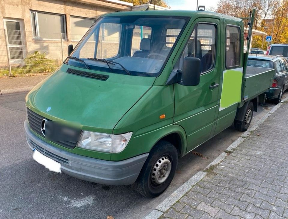 Mercedes Benz 208 D Pritsche in Frankfurt am Main