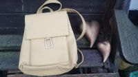 Tasche Rucksack elegant schön Beige Farbe unbenutzt Nordrhein-Westfalen - Barntrup Vorschau