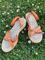 Prada Sandalen, orange Thüringen - Erfurt Vorschau