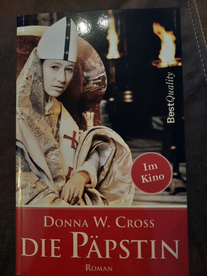 Die Päpstin (Donna W. Cross) (ungelesen, Buch zum Film) in Hamburg