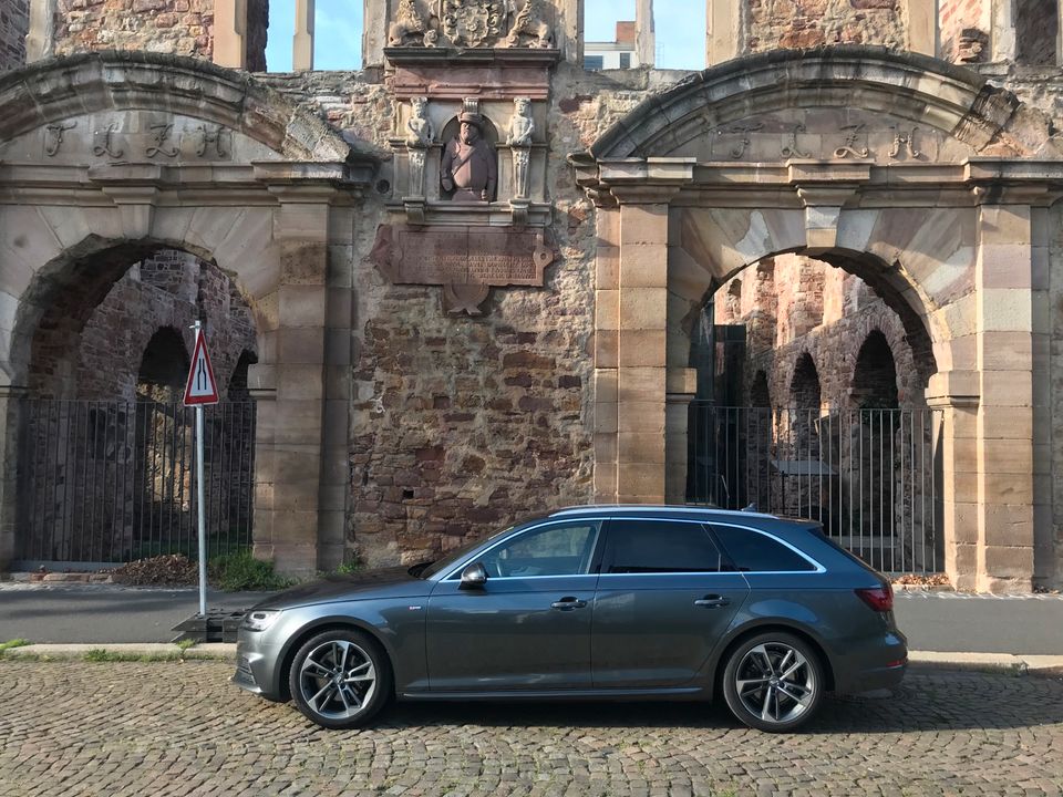 Audi A4 2.0 Tdi Sline in Kassel