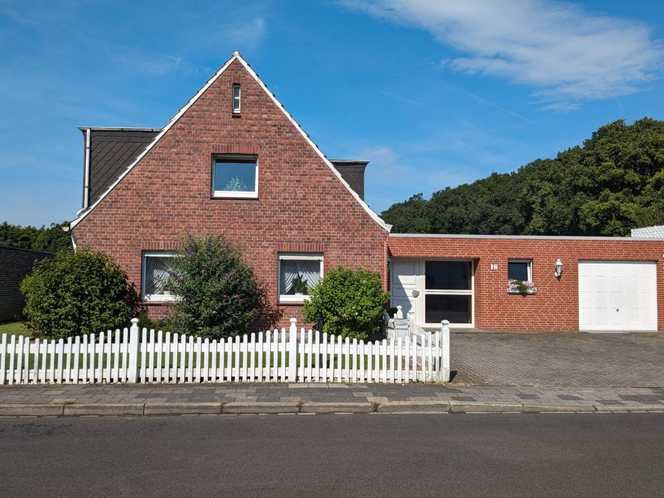 Freistehendes Einfamilienhaus mit großzügigem Garten in Weseler Bestlage in Wesel