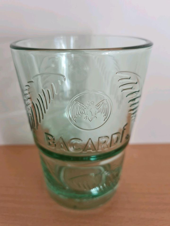 Neu 8 Bacardi Gläser + Bag in Kriftel