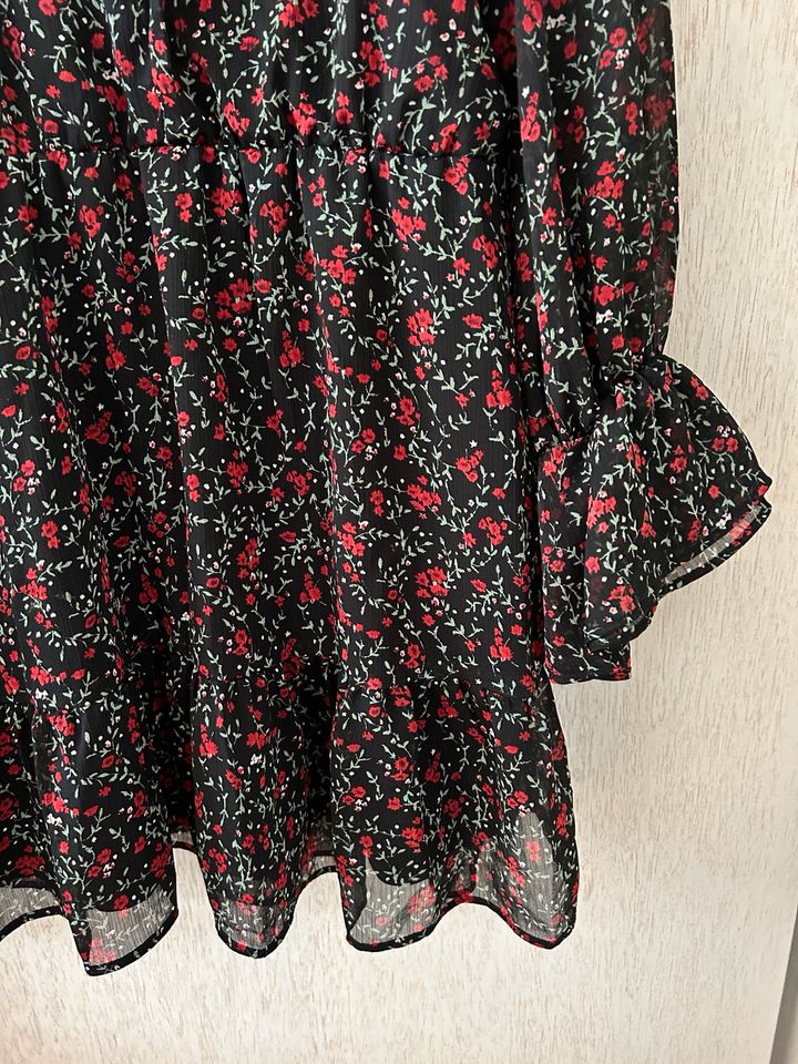 ZARA  Blusenkleid mit floralem Muster Gr. S in Blankenfelde-Mahlow