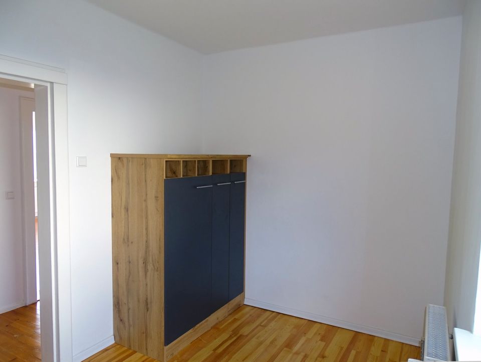 Renovierte 4-Zimmer-Altbau-Wohnung - hell und freundlich! in Grafenwiesen