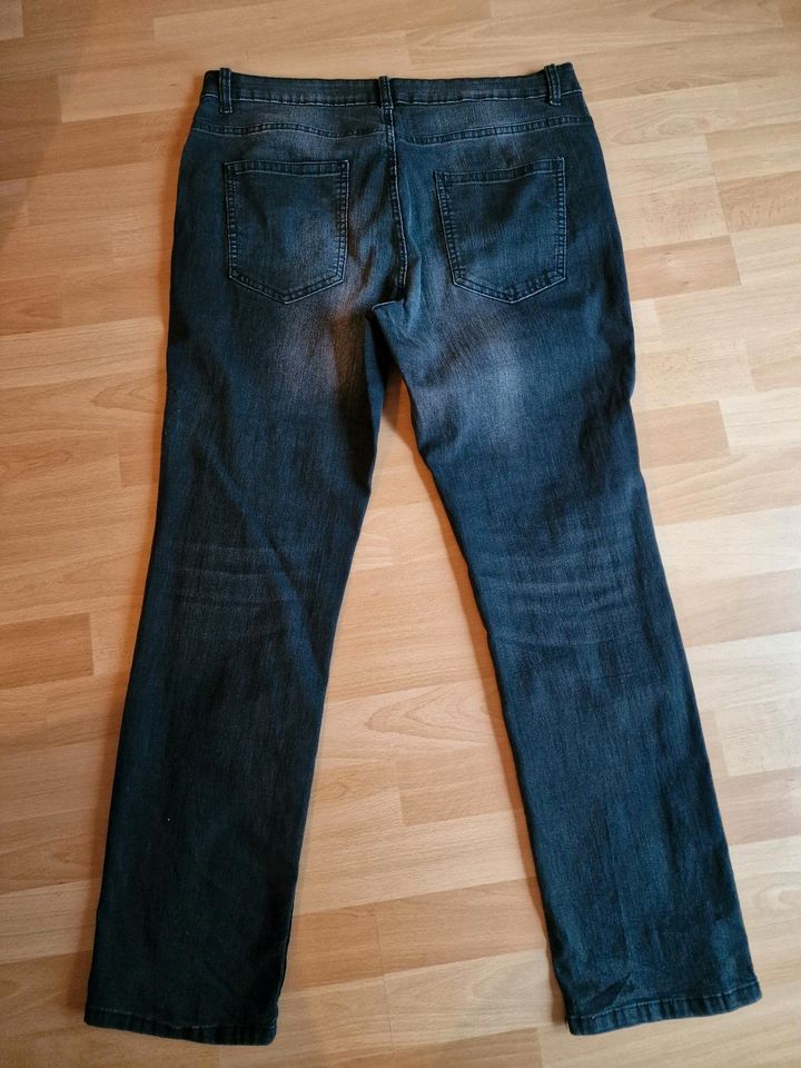 Jeans schwarz Gr. 44 in Zell unter Aichelberg