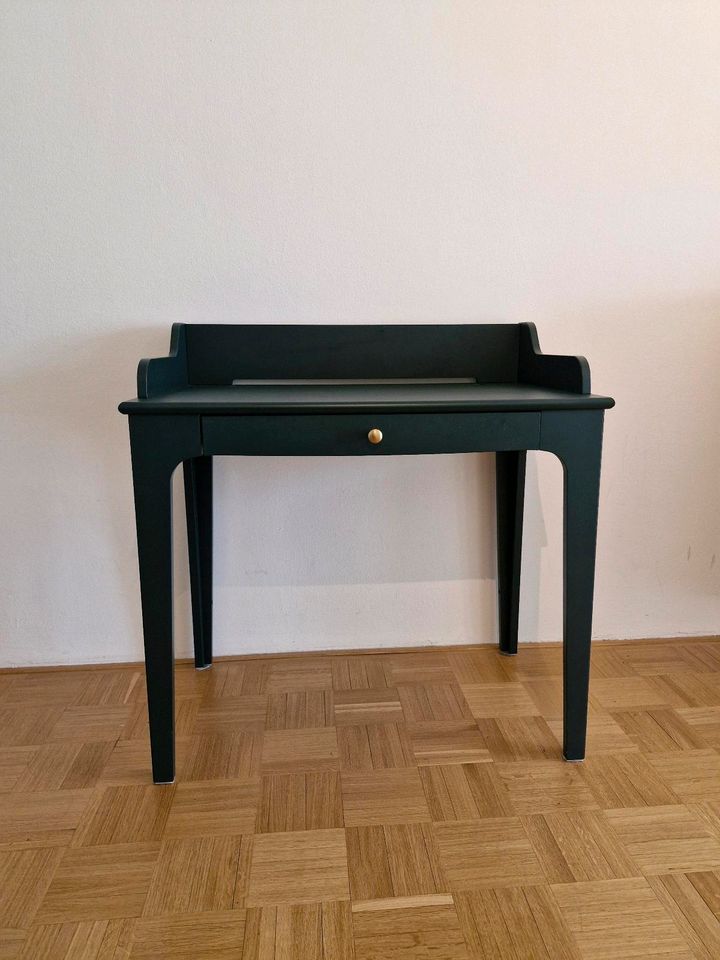 Lommarp Schreibtisch + BJÖRKBERGET Stuhl in München