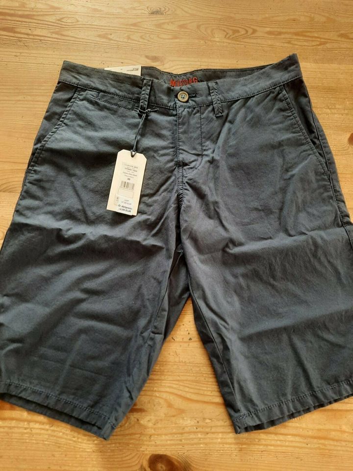 NEUE Mustang Classic Chino Short,Männerhose,Regular Medium 30 in Rostock