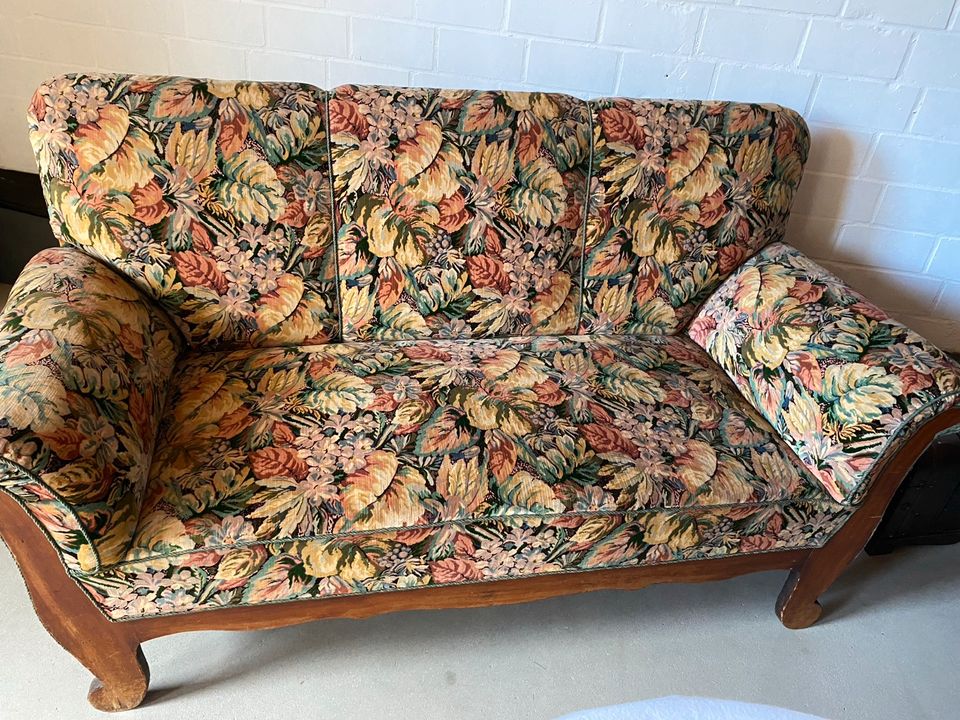 Kleines vintage Sofa in Göttingen