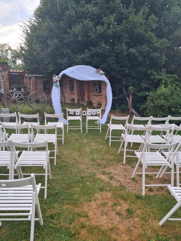 Weißer Stuhl weisse Stühle Freie Trauung hochzeit Geburtstag in Staig