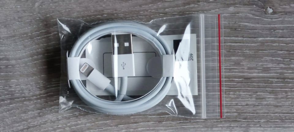 Apple Lightning-Kabel: USB bis Lightning 1 m ArtNr. 4160904 #NEU in Lügde