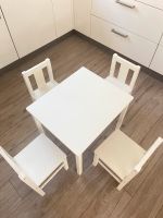 IKEA Krittet Kindertisch mit 4 Stühle Hessen - Schwalbach a. Taunus Vorschau