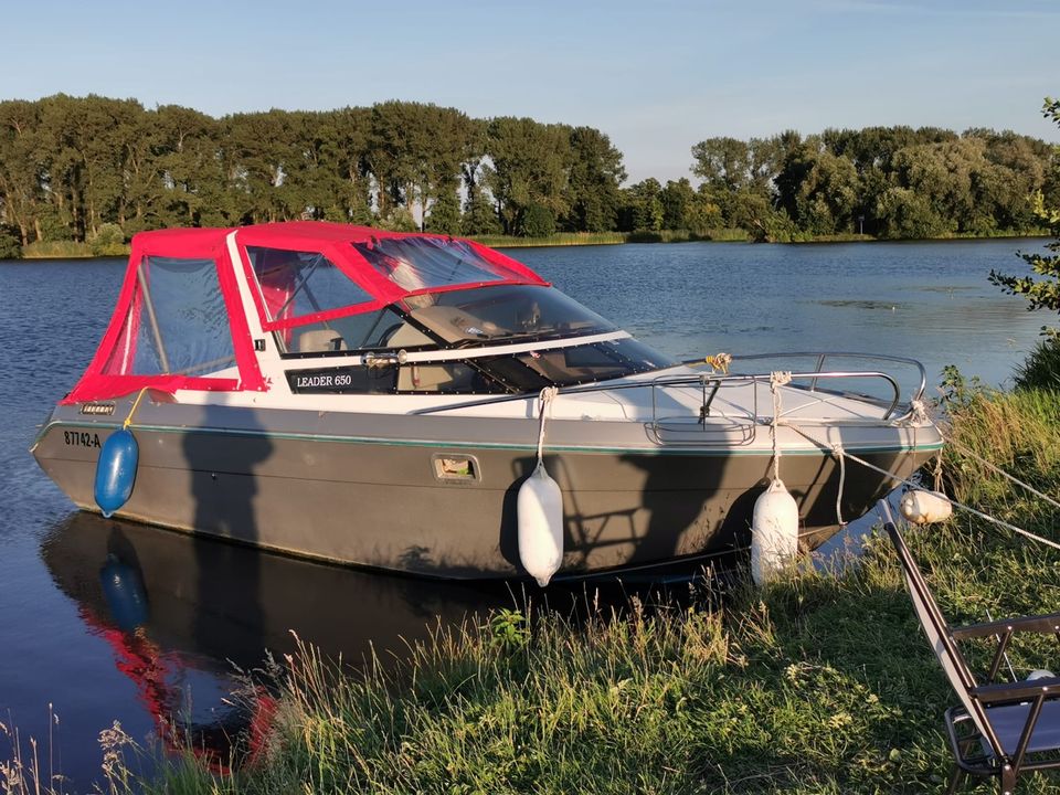 Boot Kajütboot 220 PS Top gepflegt in Blankenhain