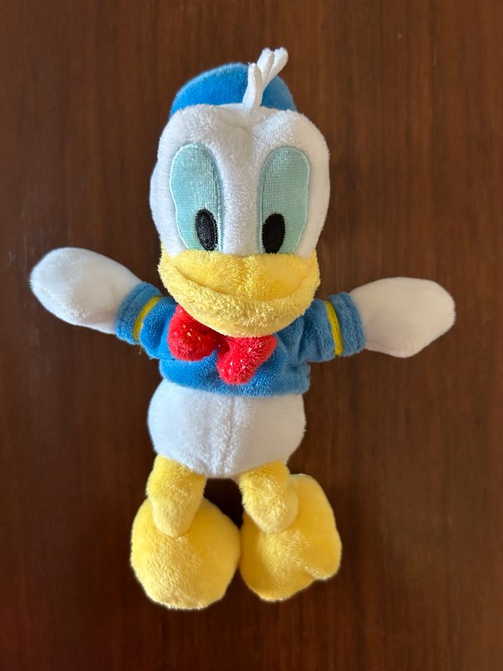 Donald Duck Plüschfigur in Altentreptow