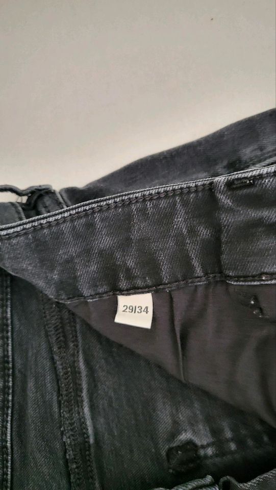 Esprit Jeans slim 29/34 170  schwarz neuwertig in Haigerloch