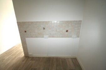 SINGLE-WOHNUNG MIT DUSCHE UND AUFZUG - Achtung Sondermiete!!! in Hohenstein-Ernstthal