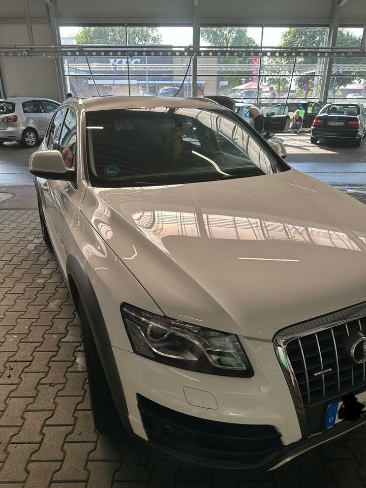 Audi Q5 SUV in Wesel