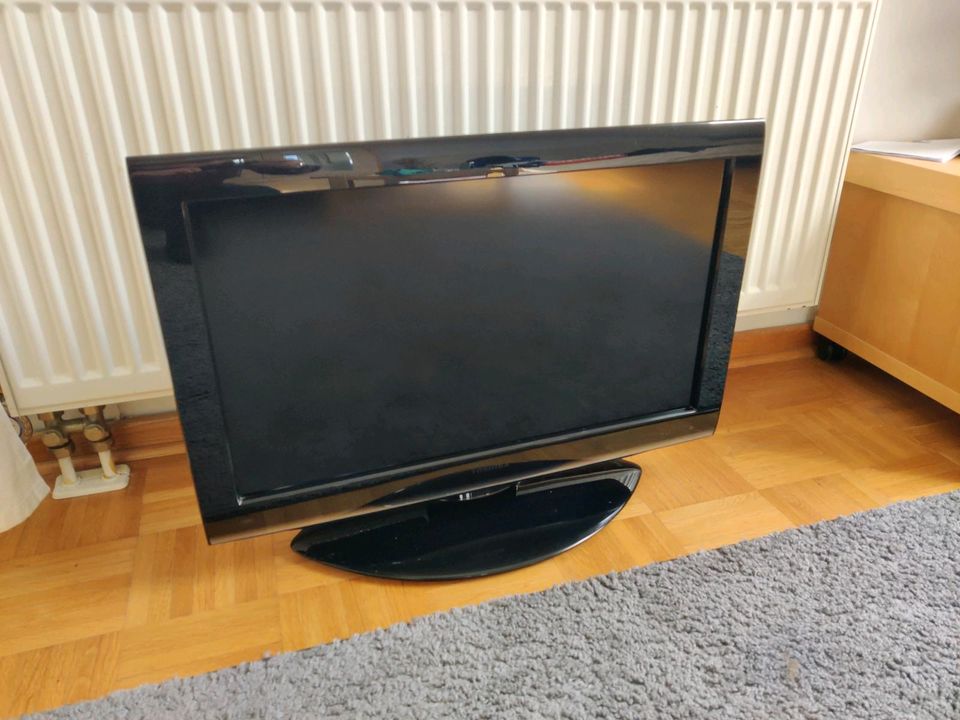 Toshiba Fernseher mit integriertem DVD Player in Brilon