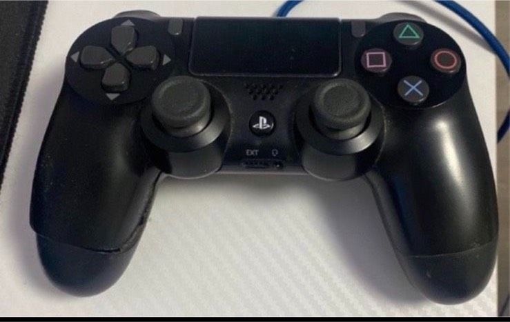 Playstation 4 Slim + Overwatch + Dual Schock ( Controller) in Hamburg