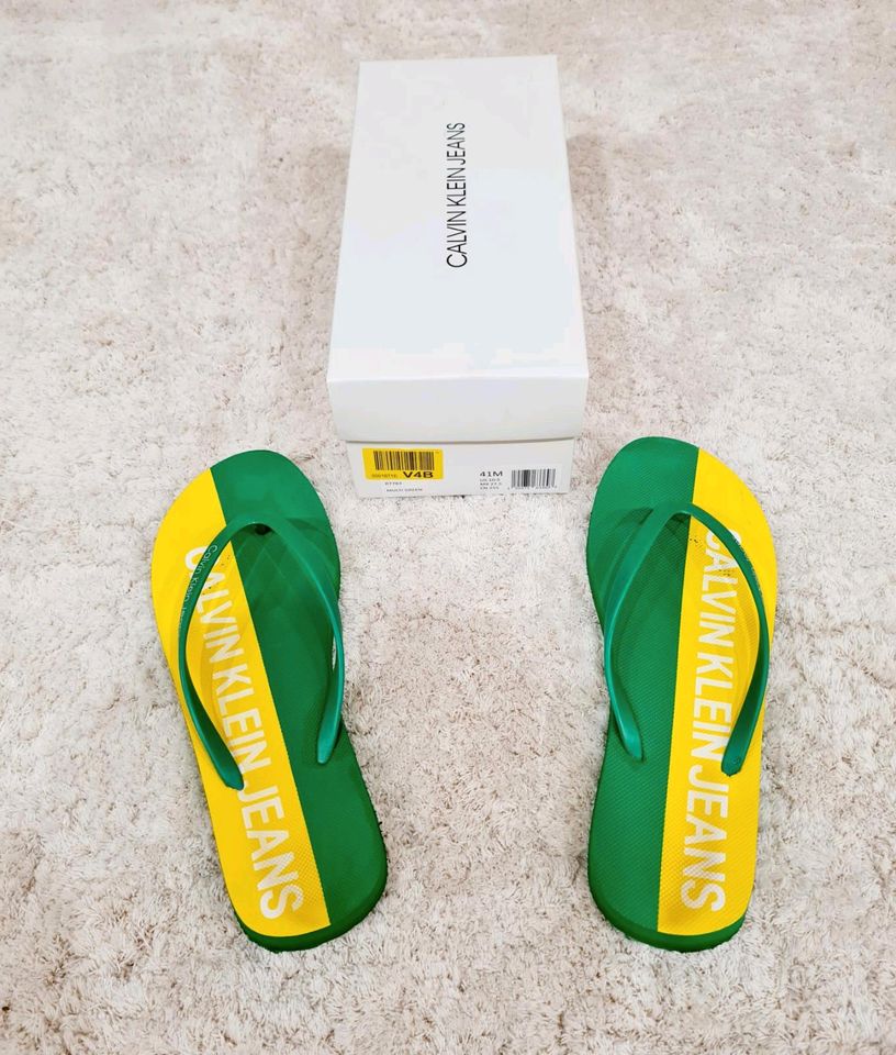 Neue Gelb/Grüne Flip Flops in 41 von Calvin Klein in Bad Emstal