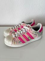 Adidas Superstar Blumen geblümt Gr. 40,5  40 2/3 Nordrhein-Westfalen - Recklinghausen Vorschau