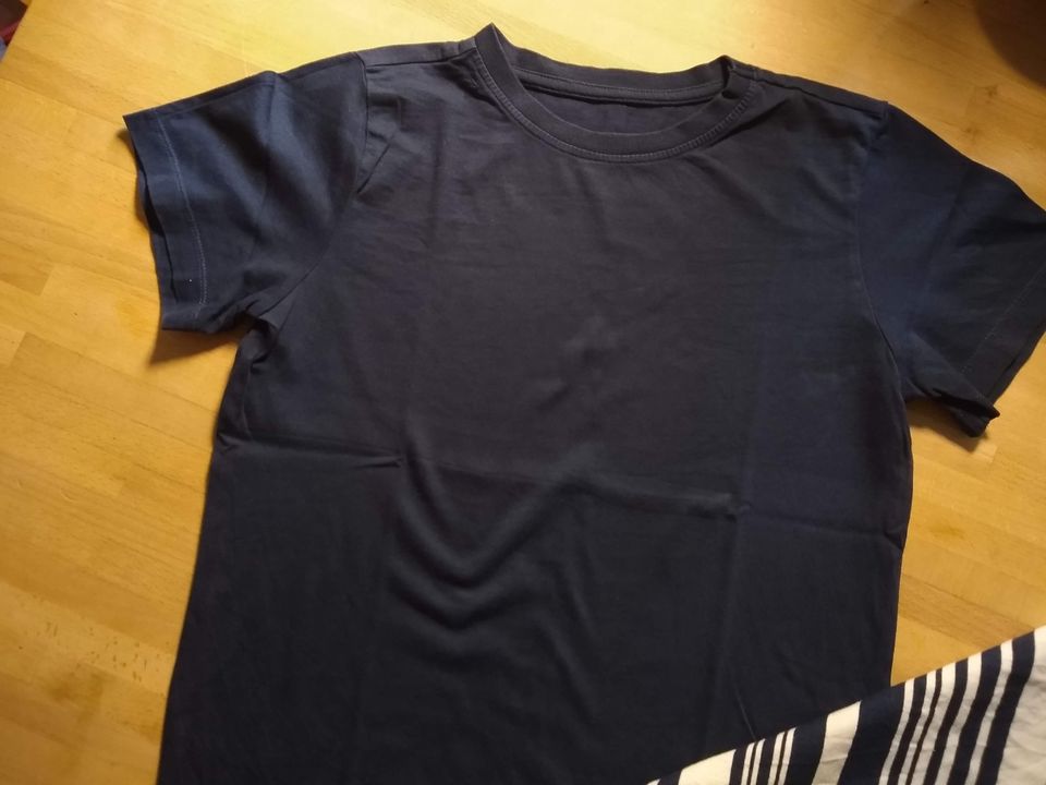 FRIBOO_2er Pack T-Shirts, dunkelblau/blau gestreift, Gr. 134/140 in Berlin