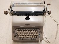 TRIUMPH elekt. Schreibmaschine in ordentlichem Zustand Kr. Altötting - Töging am Inn Vorschau