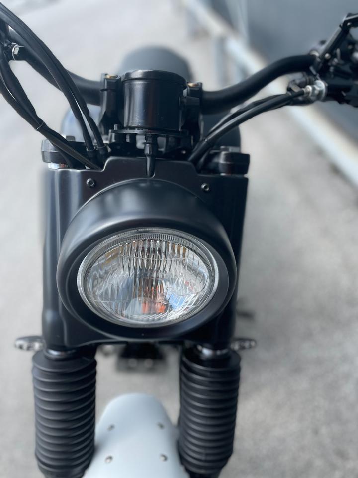 Triumph Bonneville T100 Cafe Racer, Scrambler, Custom, Cafe Race in Freilassing