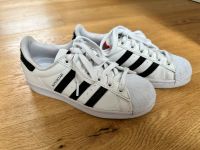 adidas Superstar • Sonderedition lego • schwarz, weiß • 35,5 Nordrhein-Westfalen - Velbert Vorschau