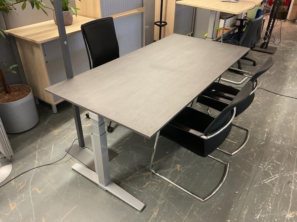 Schreibtisch elektrische höhenverstellbar von KÖNIG NEURATH in Mülheim (Ruhr)