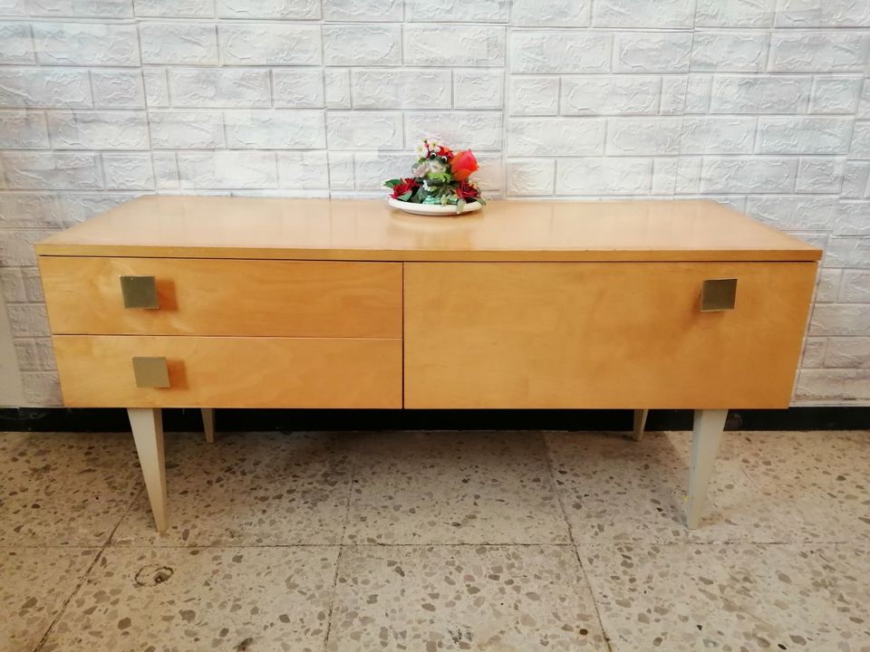 60er 70er Vintage TV Lowboard Kommode Fernsehschrank Sideboard in Taunusstein