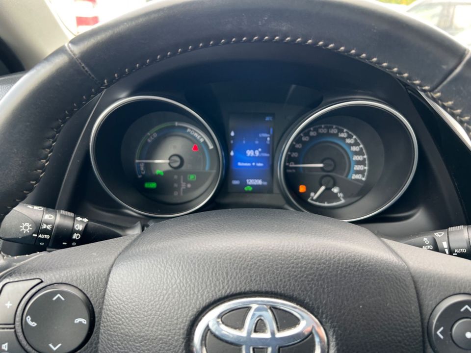 Toyota Auris Sports Hybrid 1,8-l-VVT Cool in Neuss