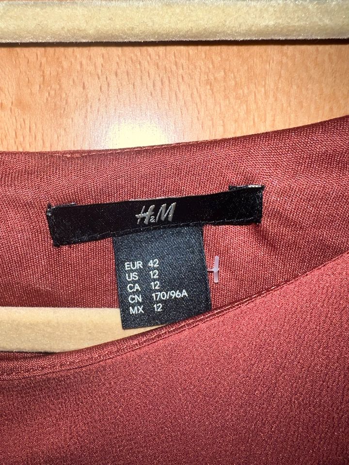 H&M Kleid Long sleeve Kleid Langarm Bordeaux Rot Gr. 42 in Bietigheim-Bissingen