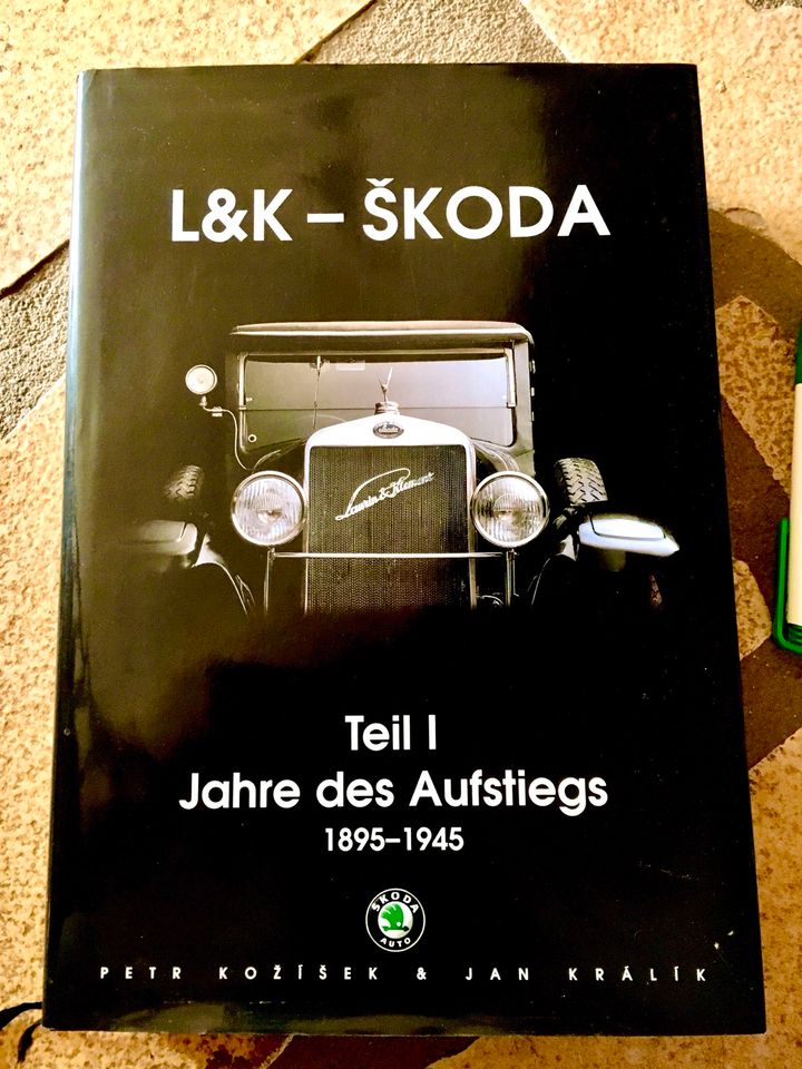 SKODA Bücher Blechschilder + Extra Buch 1000 Automobile in Rohrbach