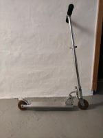 Silberner Scooter, Roller, Skate Nordrhein-Westfalen - Soest Vorschau