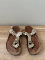 Mandel Sandalen Zehentrenner Gold Gr. 37 Bayern - Hemhofen Vorschau