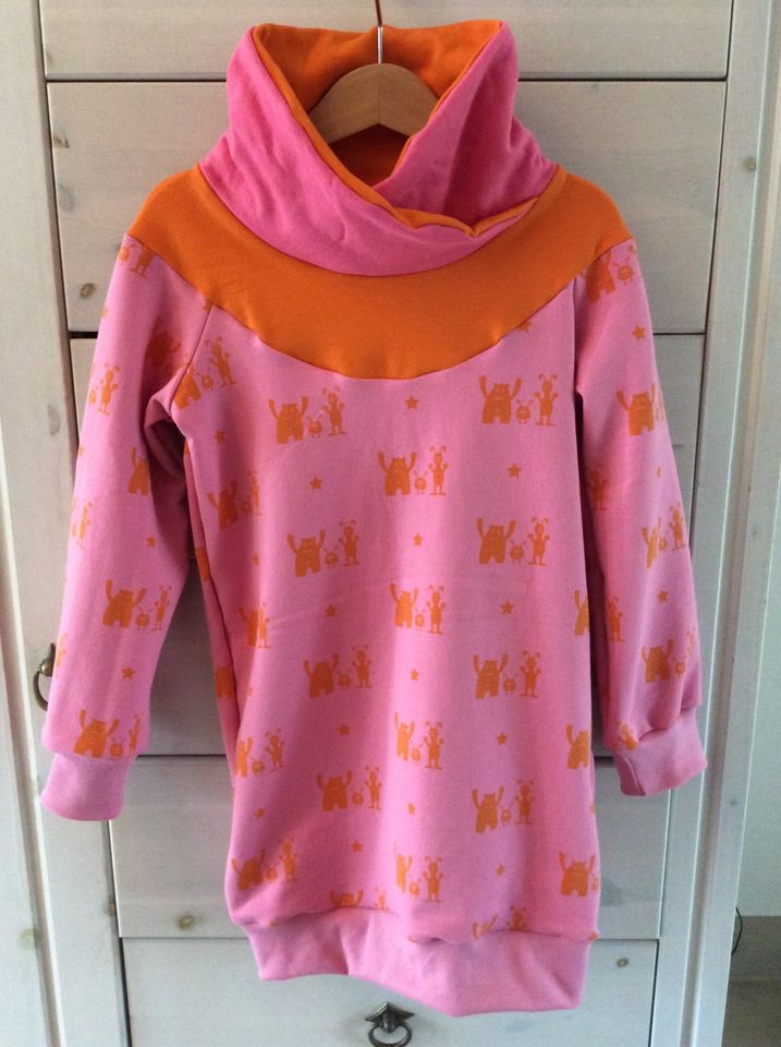 Kleid, NEU, Gr. 110/116, orange, rosa, lelakids in Felde