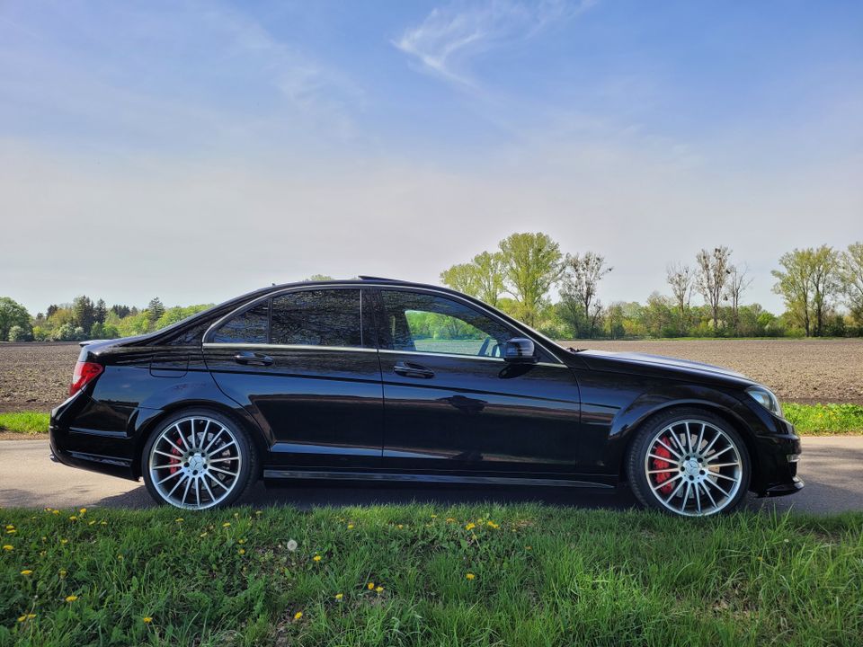 Mercedes Benz W204 C63 AMG Performance Plus Limousine in München